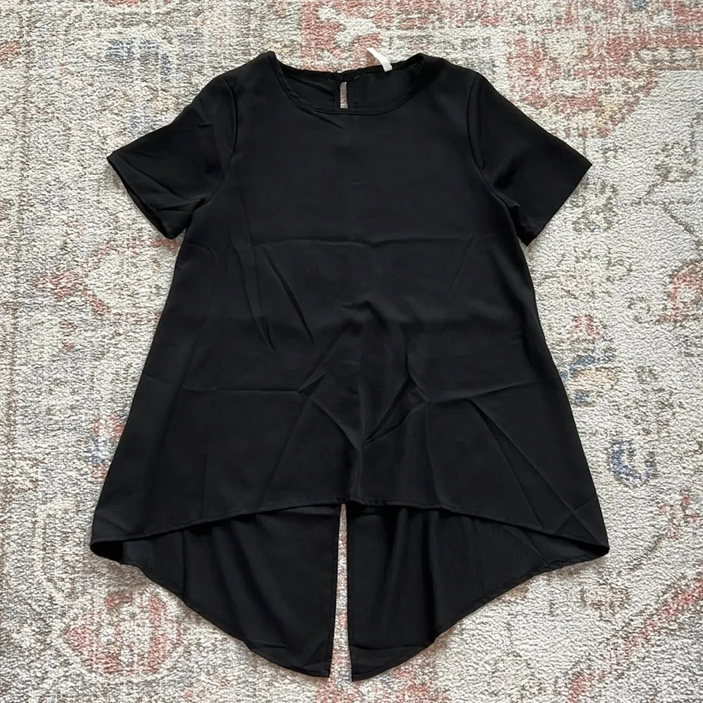 Women’s Black Short Sleeve Blouse Open Back Elevated Basic Staple Minimalist